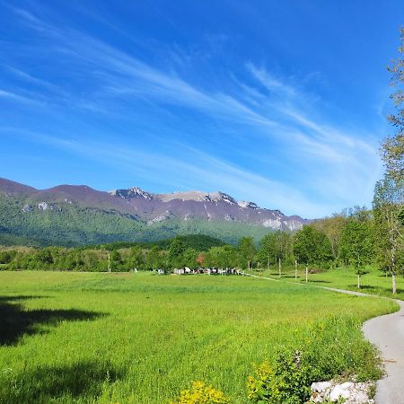 Velebit Lodge Lovinac  Buitenkant foto