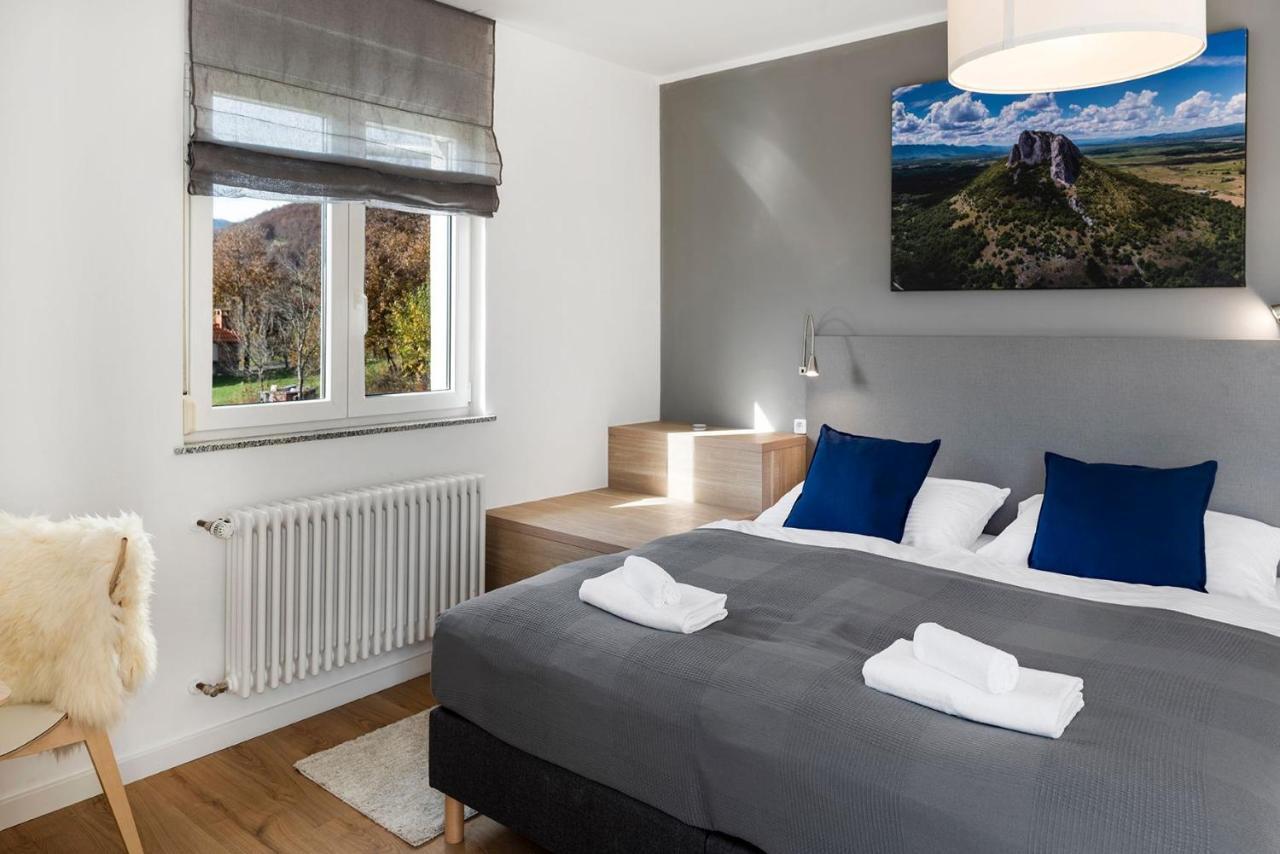 Velebit Lodge Lovinac  Buitenkant foto
