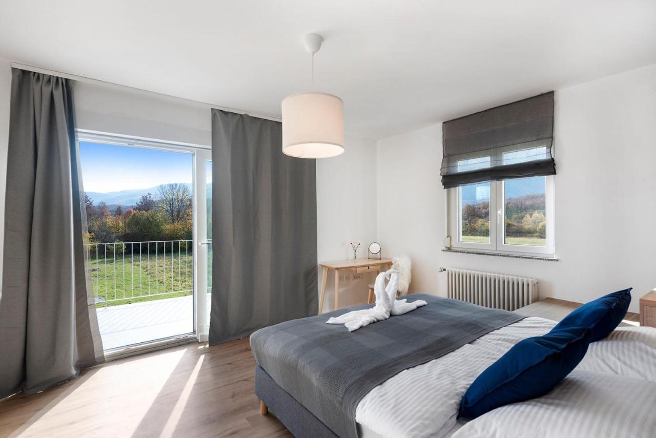 Velebit Lodge Lovinac  Buitenkant foto