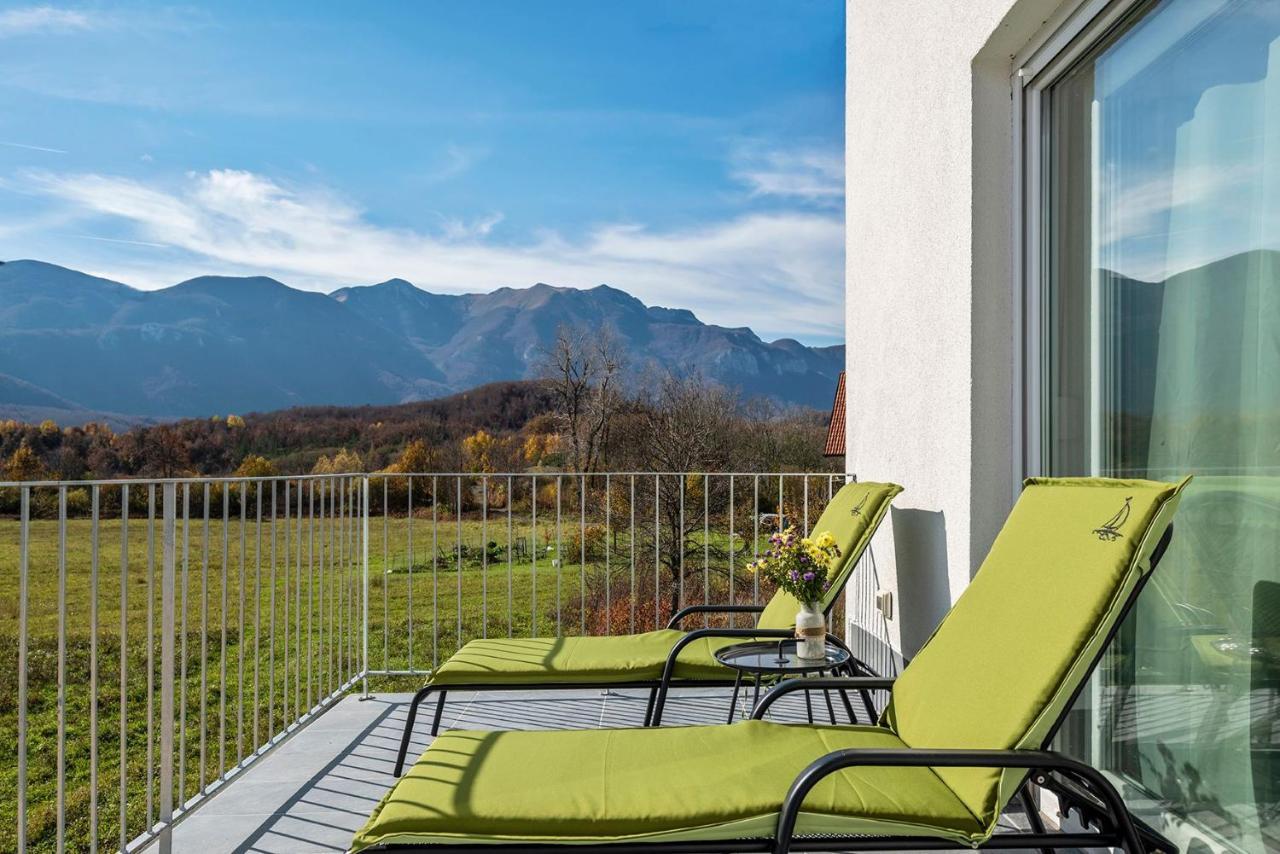 Velebit Lodge Lovinac  Buitenkant foto