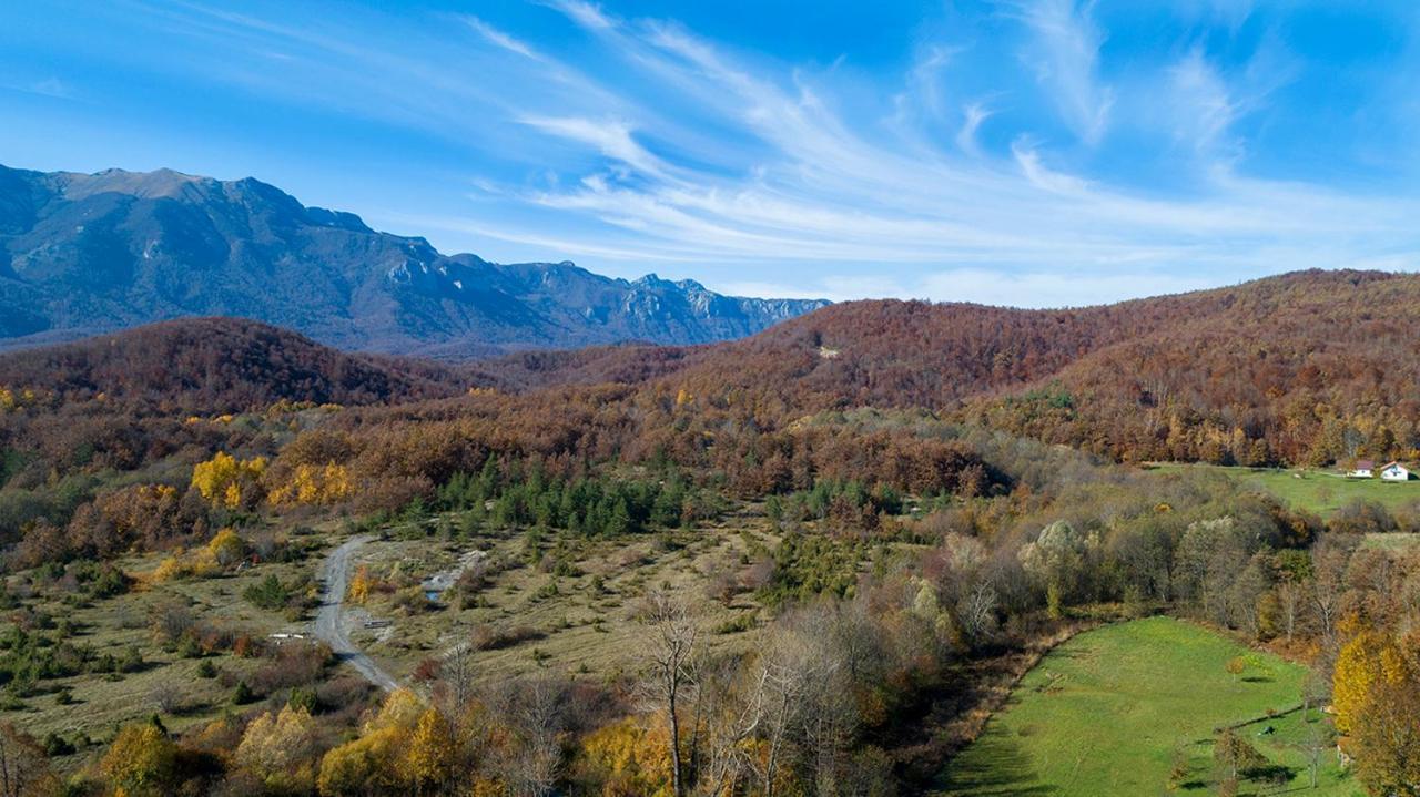 Velebit Lodge Lovinac  Buitenkant foto