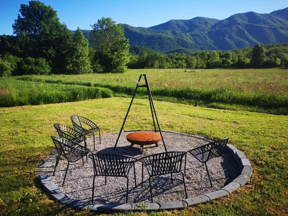 Velebit Lodge Lovinac  Buitenkant foto